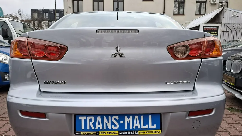 MITSUBISHI Lancer -