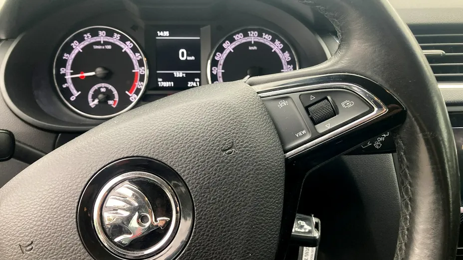 SKODA Octavia -