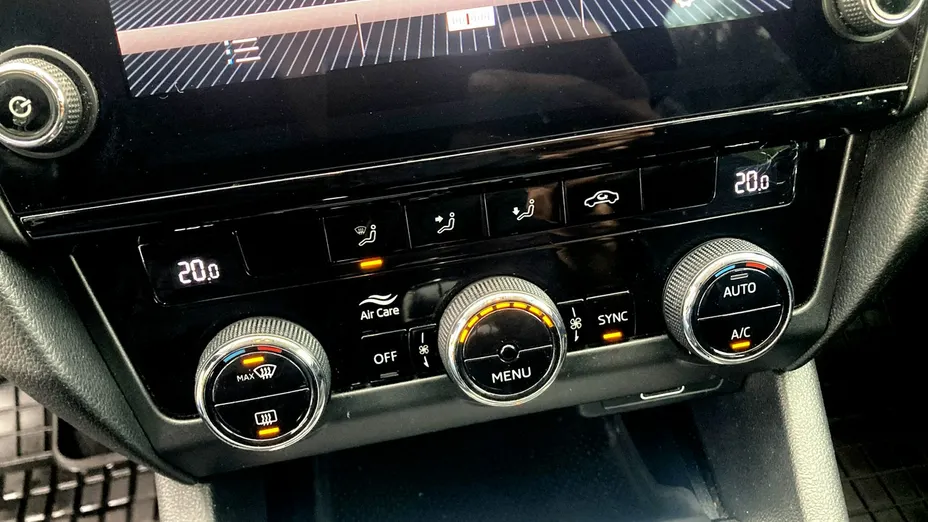 SKODA Octavia -
