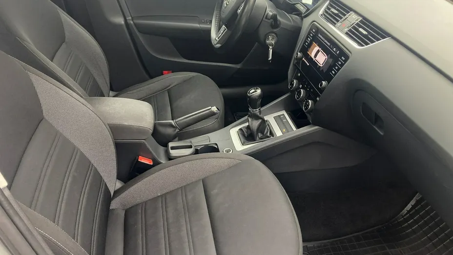 SKODA Octavia -