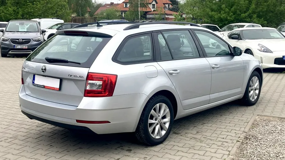 SKODA Octavia -