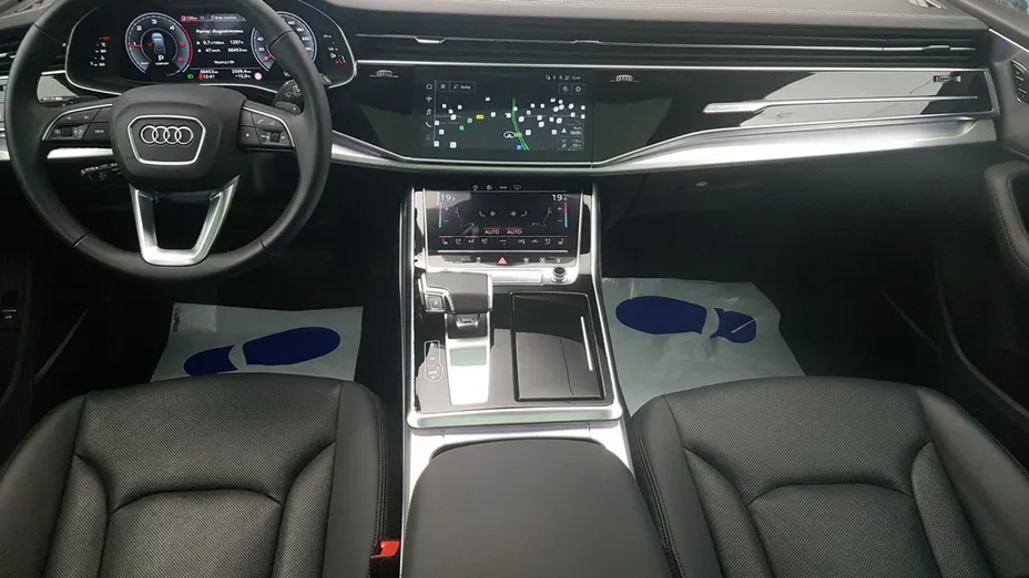 AUDI Q7 -