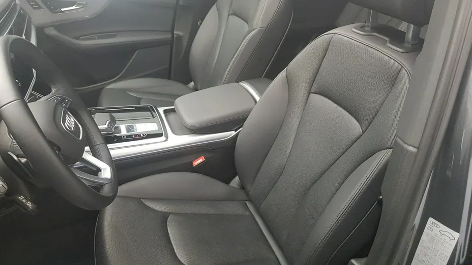 AUDI Q7 -
