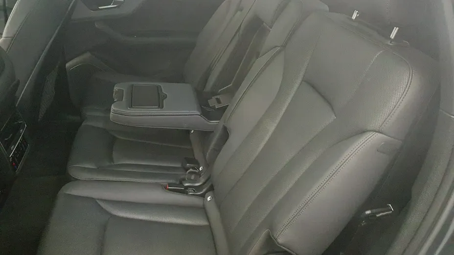 AUDI Q7 -