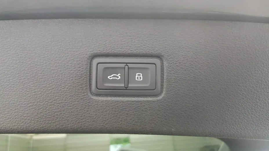 AUDI Q7 -