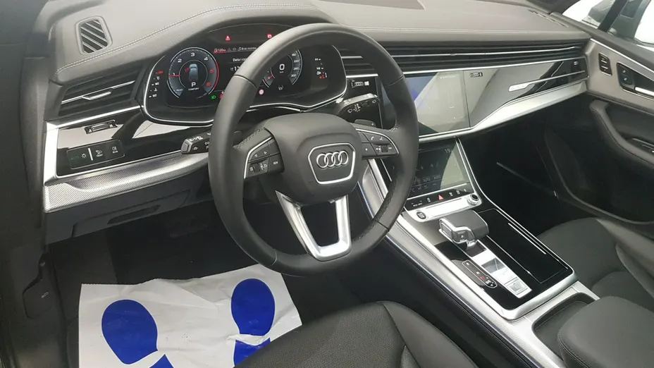 AUDI Q7 -