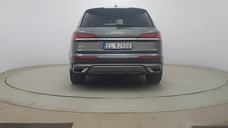 AUDI Q7 -