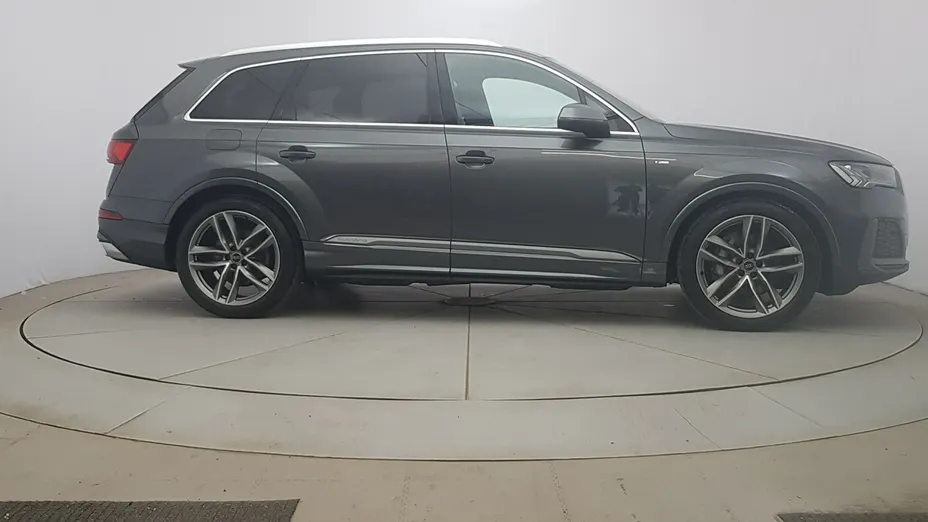 AUDI Q7 -