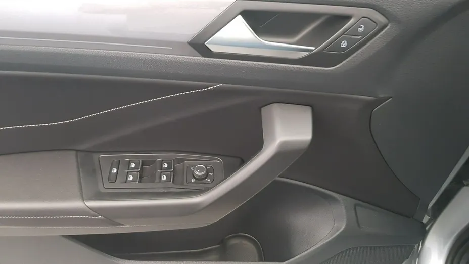 VOLKSWAGEN T-ROC -