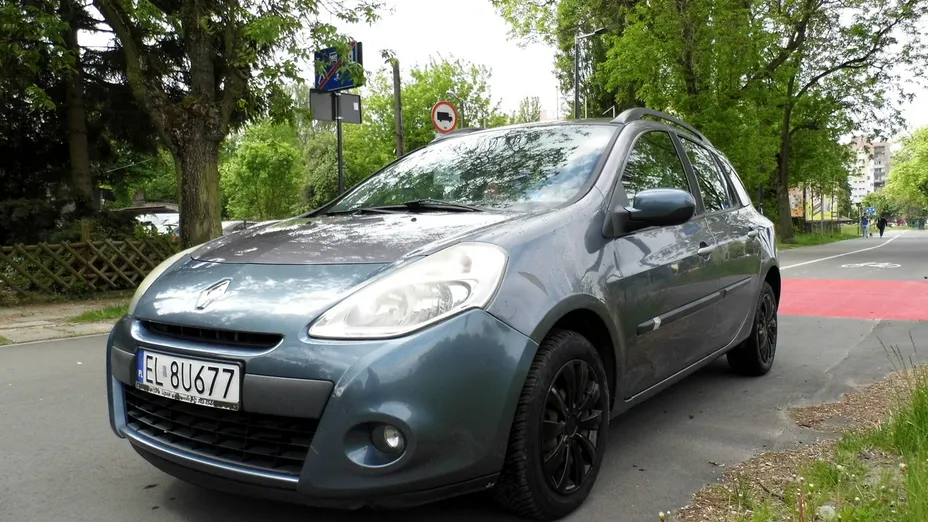 RENAULT Clio -
