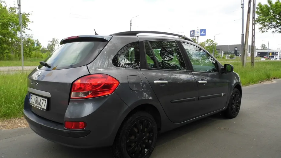 RENAULT Clio -