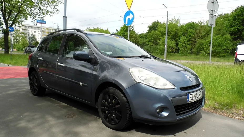 RENAULT Clio -
