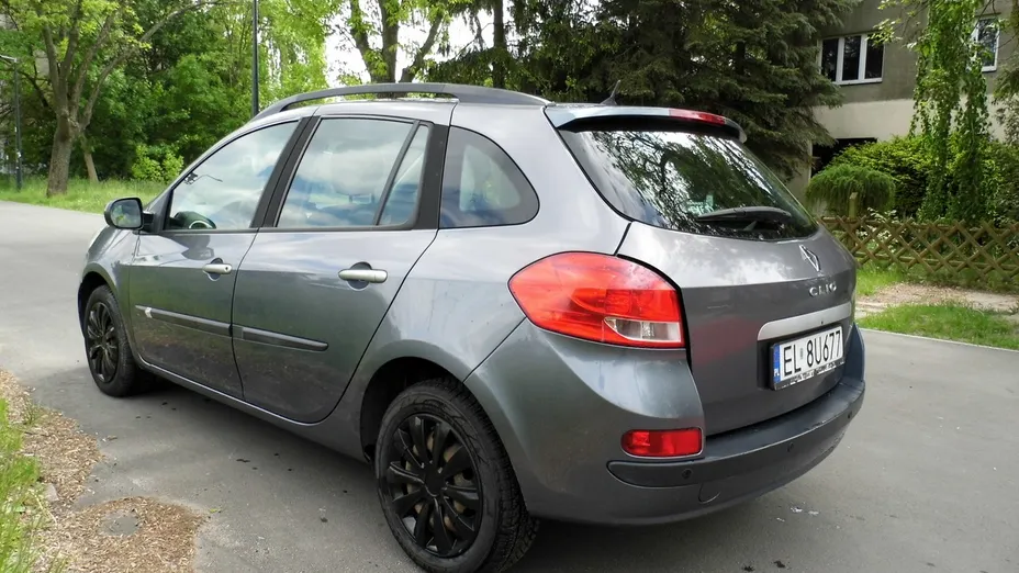 RENAULT Clio -