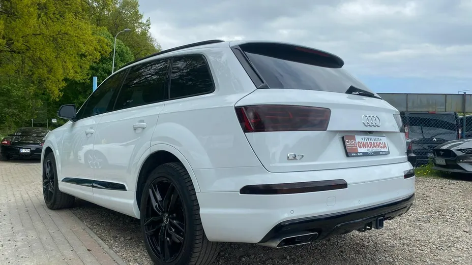 AUDI Q7 -