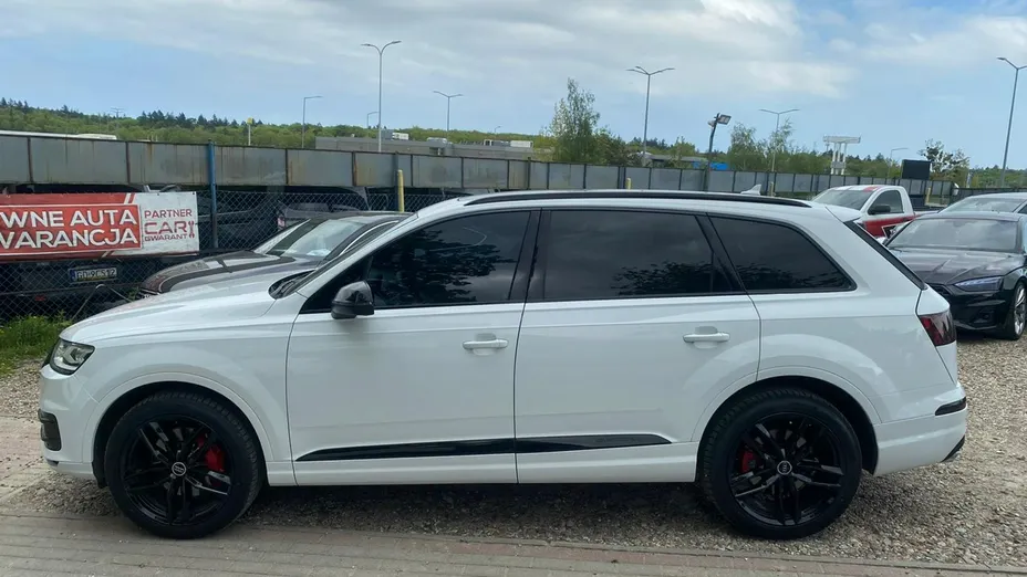 AUDI Q7 -
