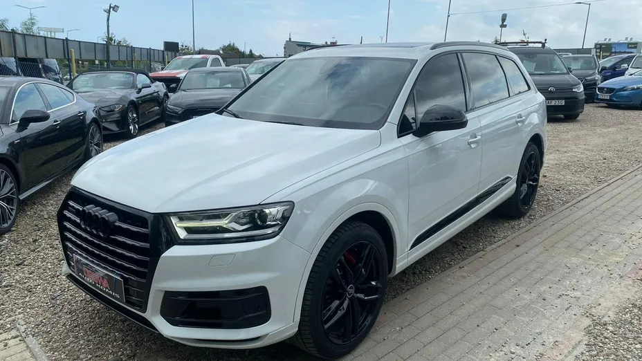 AUDI Q7 -