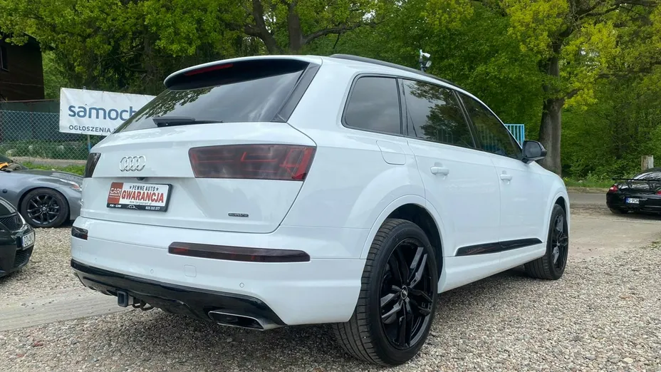 AUDI Q7 -