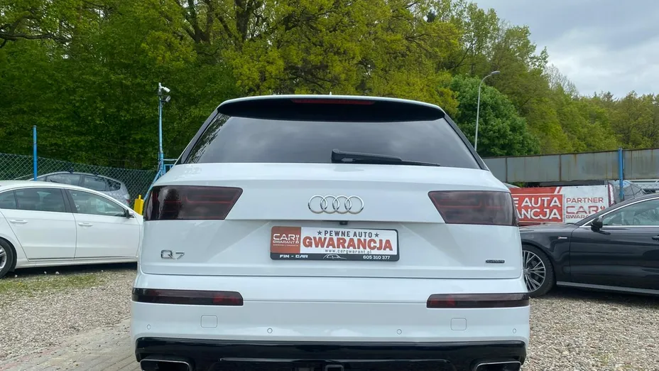 AUDI Q7 -