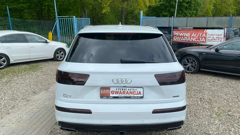 AUDI Q7 -