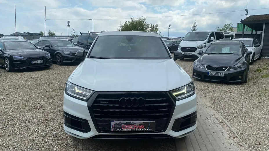 AUDI Q7 -