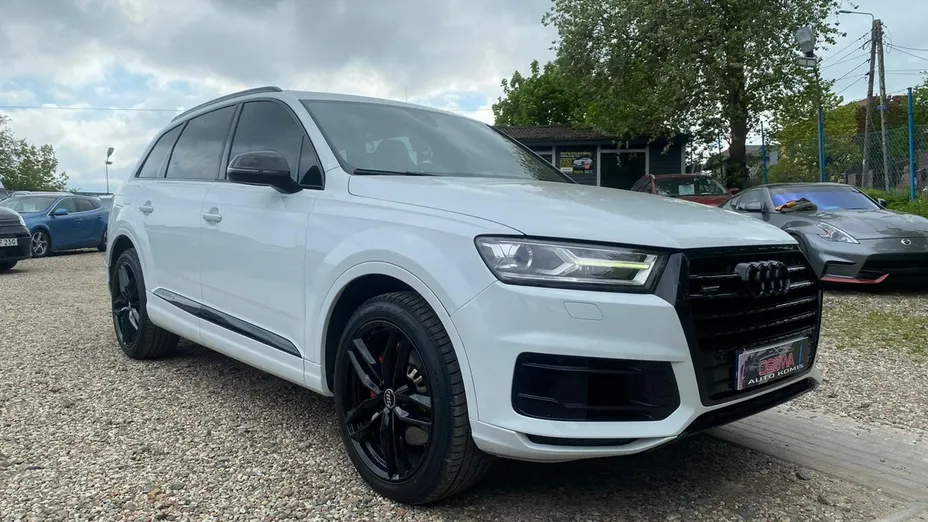 AUDI Q7 -
