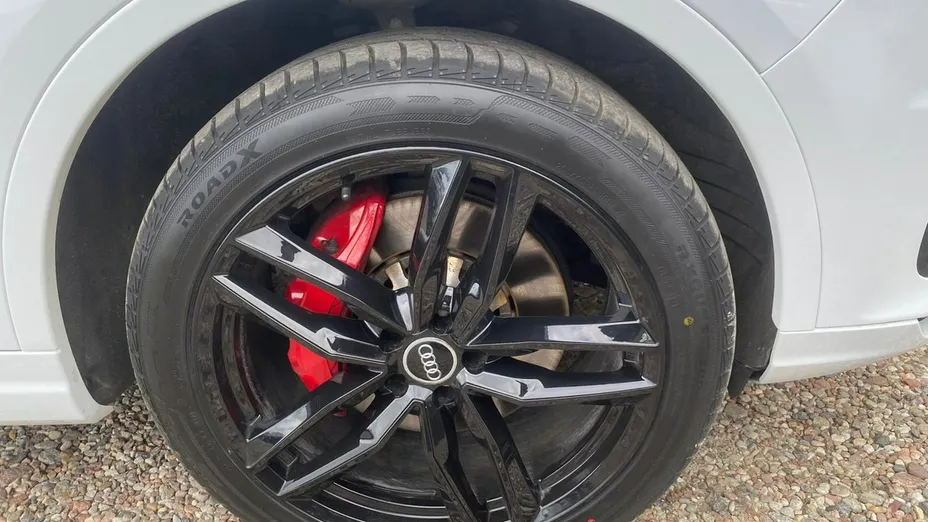 AUDI Q7 -
