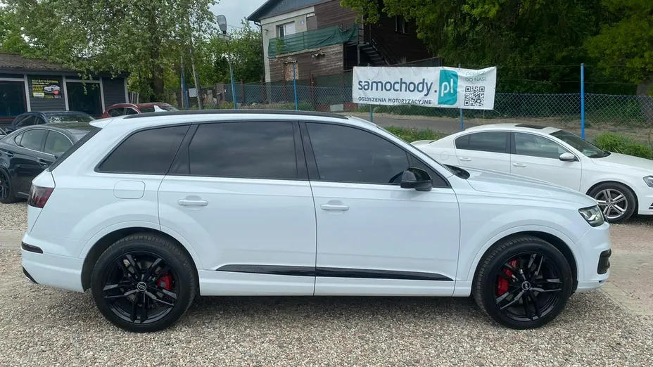 AUDI Q7 -