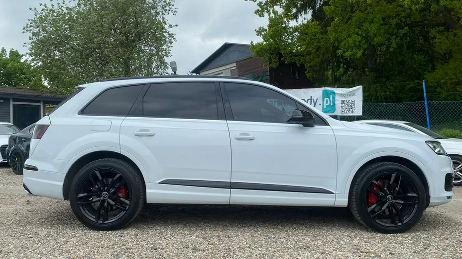 AUDI Q7 -