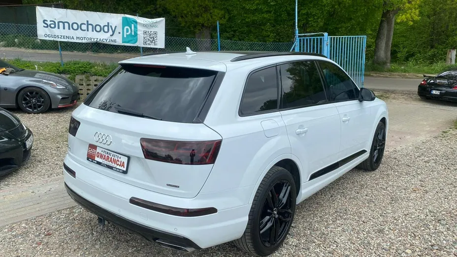 AUDI Q7 -