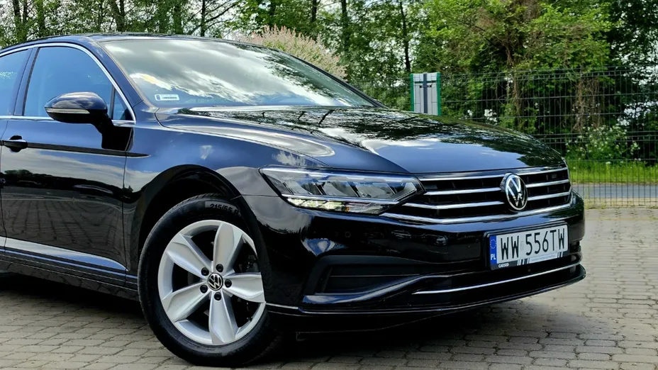 VOLKSWAGEN Passat -