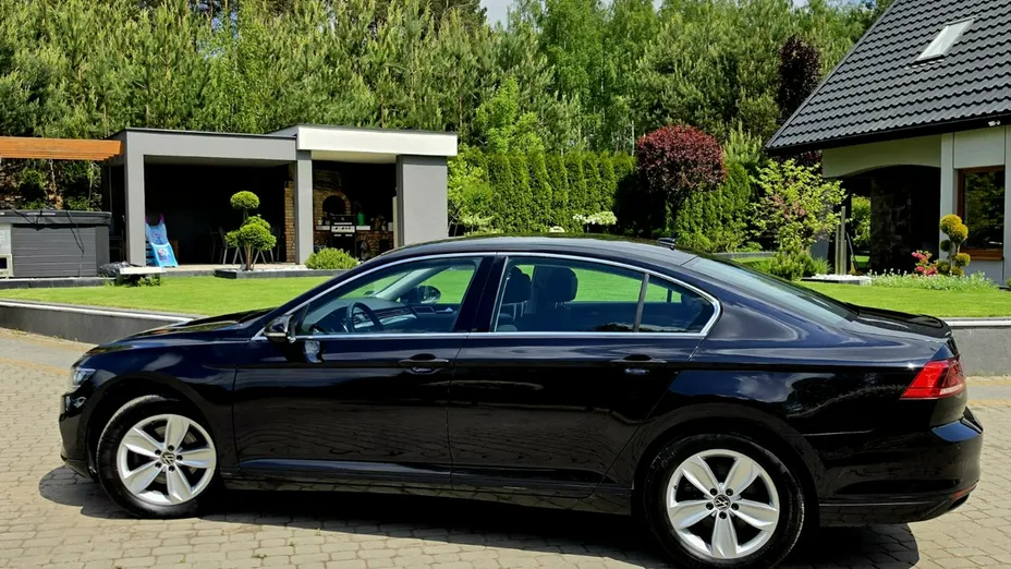 VOLKSWAGEN Passat -