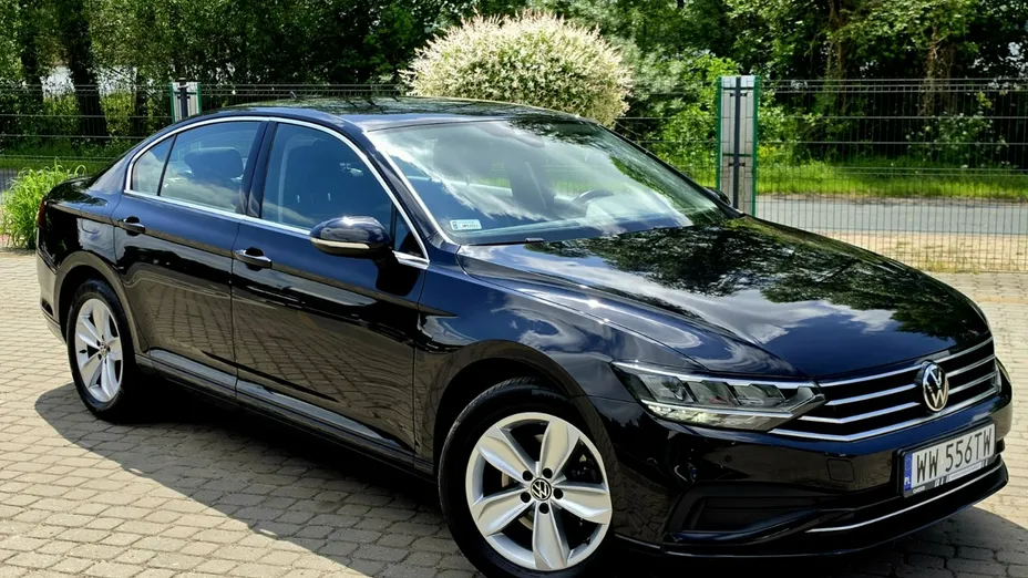 VOLKSWAGEN Passat -