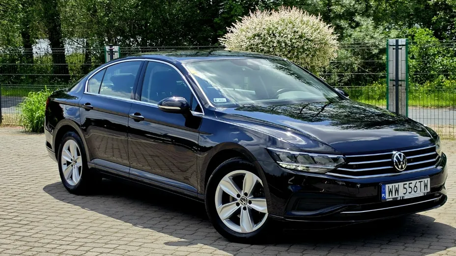 VOLKSWAGEN Passat -
