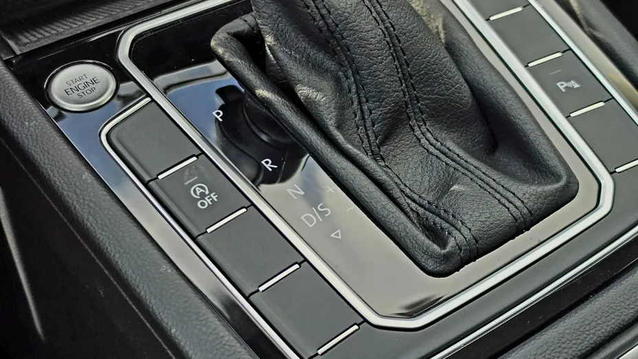 VOLKSWAGEN Passat -