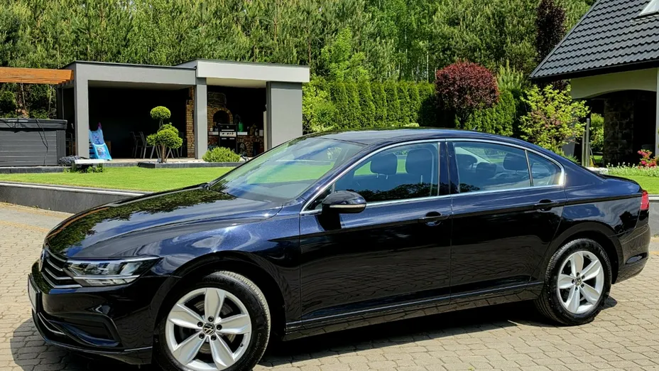 VOLKSWAGEN Passat -