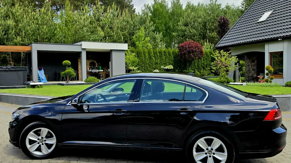 VOLKSWAGEN Passat -