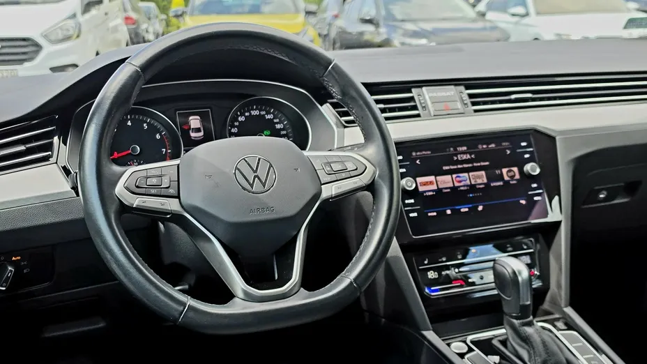 VOLKSWAGEN Passat -
