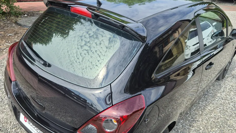 OPEL Corsa -