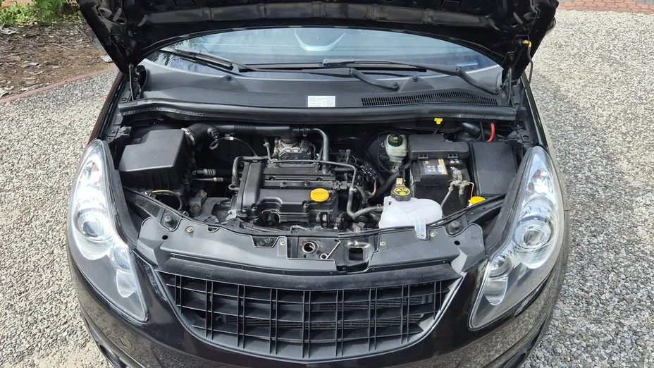 OPEL Corsa -