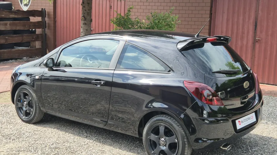 OPEL Corsa -