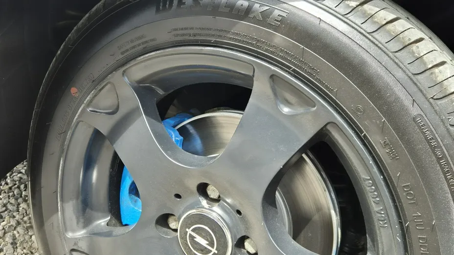 OPEL Corsa -