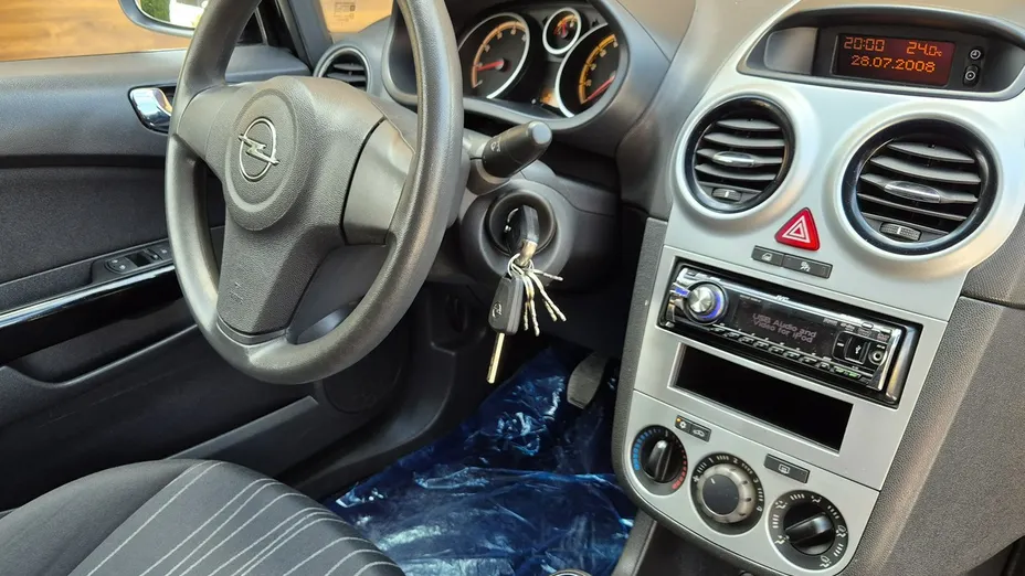 OPEL Corsa -