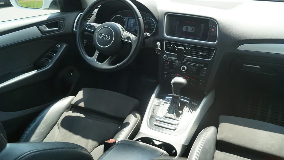 AUDI Q5 -
