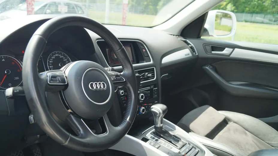 AUDI Q5 -