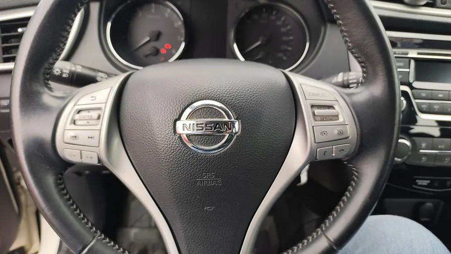 NISSAN Qashqai -