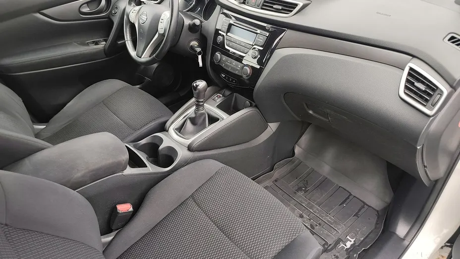 NISSAN Qashqai -