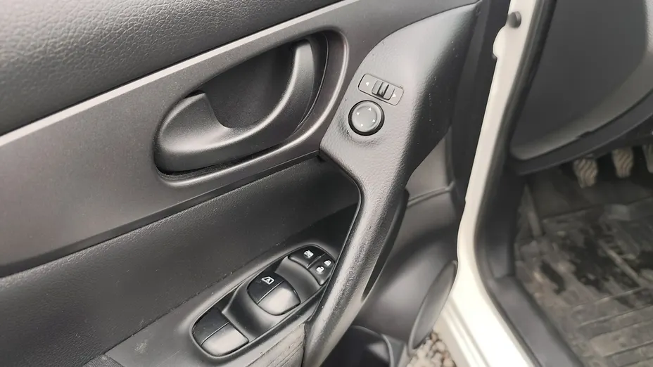 NISSAN Qashqai -
