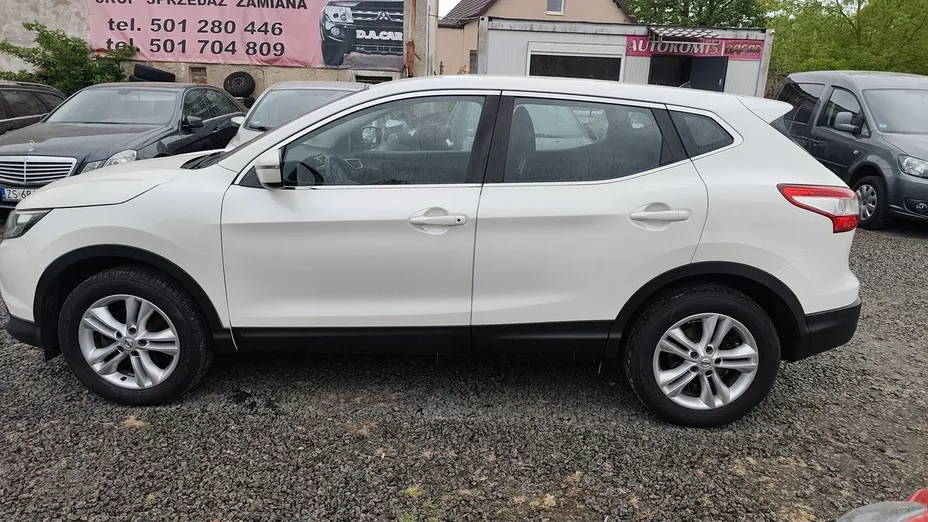 NISSAN Qashqai -