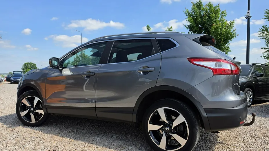 NISSAN Qashqai -