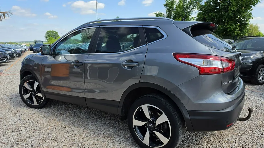 NISSAN Qashqai -